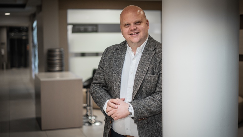 Auf diesem Bild sehen Sie den Ratsvertreter Lars Vogeler.