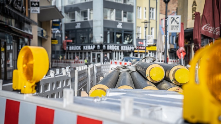 Auf diesem Bild sehen Sie eine Baustelle.