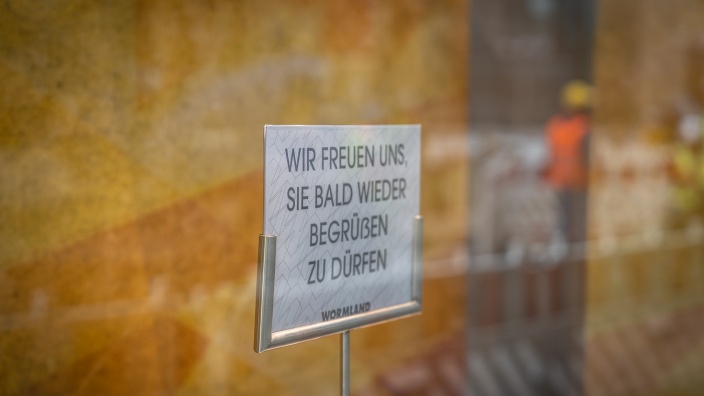 Auf diesem Bild sehen Sie das Schaufenster eines Geschäftes.