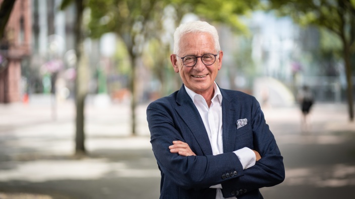 Auf diesem Bild sehen Sie den sachkundigen Bürger Dr. Hans-Joachim Pohlmann.