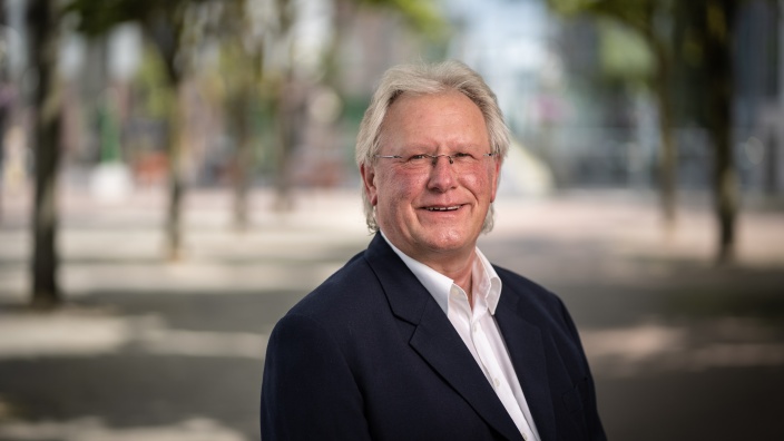 Auf diesem Bild sehen Sie Herrn Dirk Reddig.