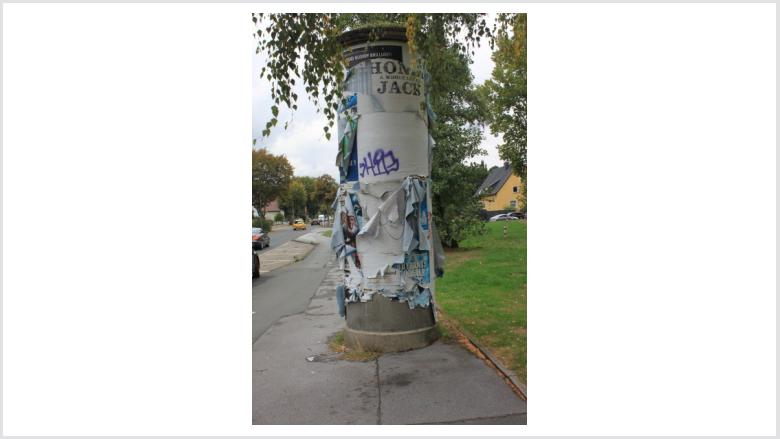 Litfaßsäule an der Siegenstraße Litfaßsäule an der Siegenstraße